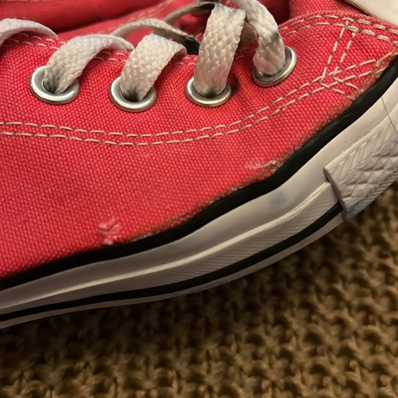 Soft Red Converse - Picture 7 of 7